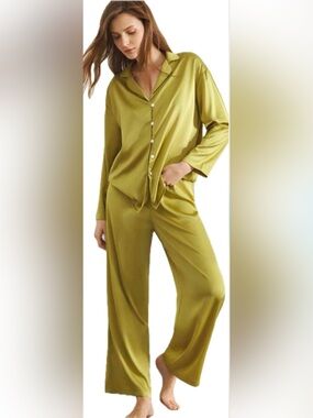 SHEIN Collar Satin Pajama Set